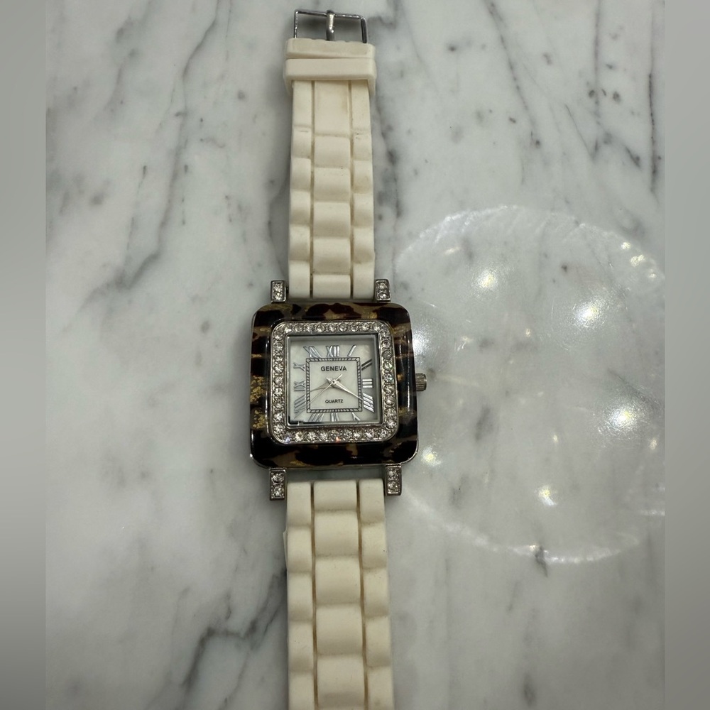 NEW Geneva Watch Quartz Cream Tortoiseshell  Rhinestone Silicone Band Works 9" - Picture 5 of 5
